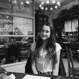 Meet your Posher, Mia